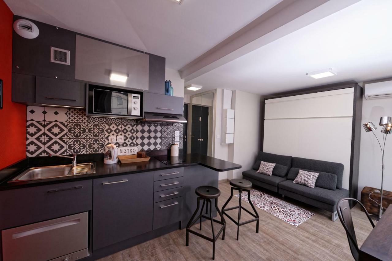 At Home In Lyon Rum bild